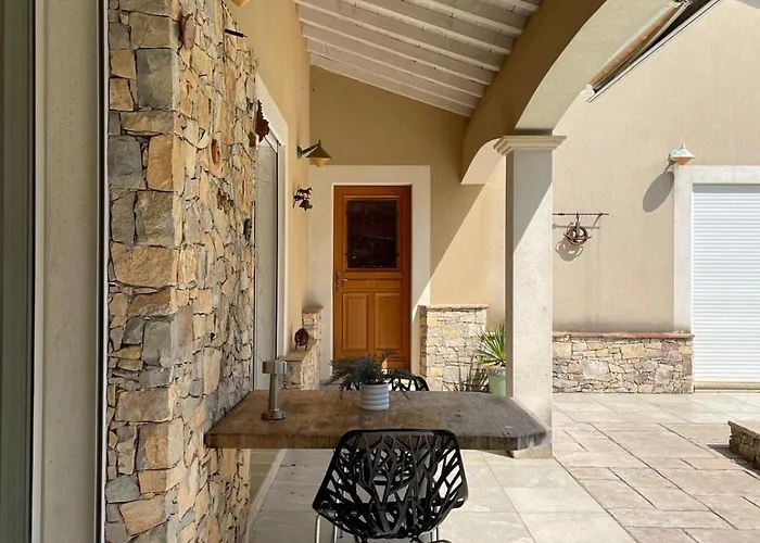 Villa Nimes Сasa de vacaciones Nimes